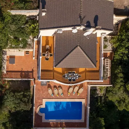 Chill Out By Interhome * Дения